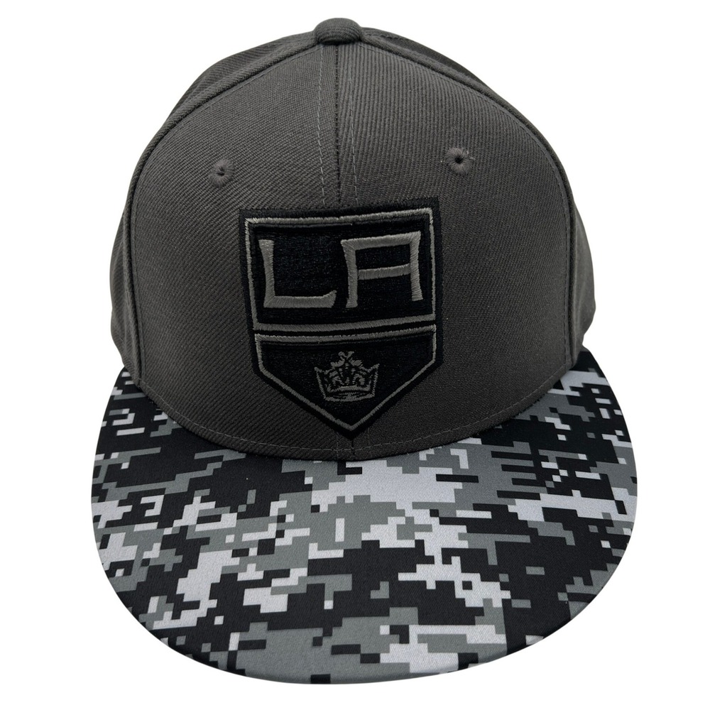 Adidas LA Kings NHL Fitted Hat Size 7 1/8 Gray Digital‎ Camo Flat Brim New Tag